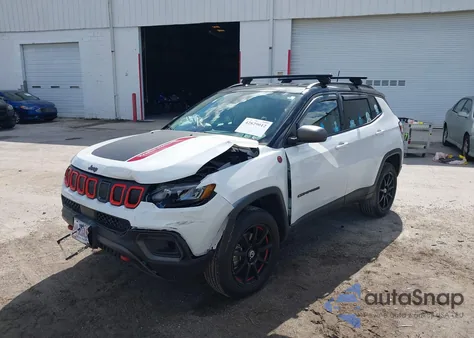 2022 Jeep Compass Trailhawk 4X4 from USA, damaged, VIN 3C4NJDDB0NT183769